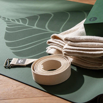 185cm Forest Green PHOENIX Natural Rubber Yoga Mat with PU Coating - Leaves printed design - 4mm Thick